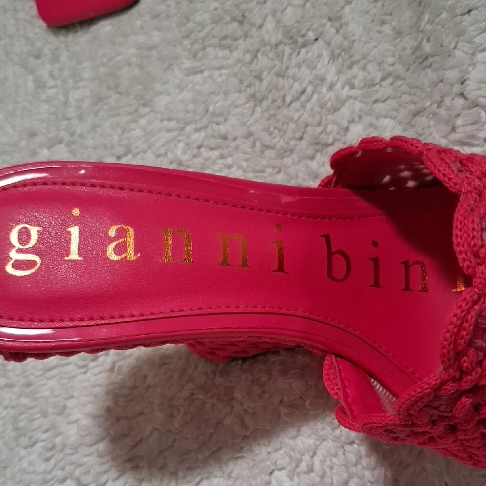 Gianni Bini Vibrant Pink Woven Heels - Picture 2 of 12